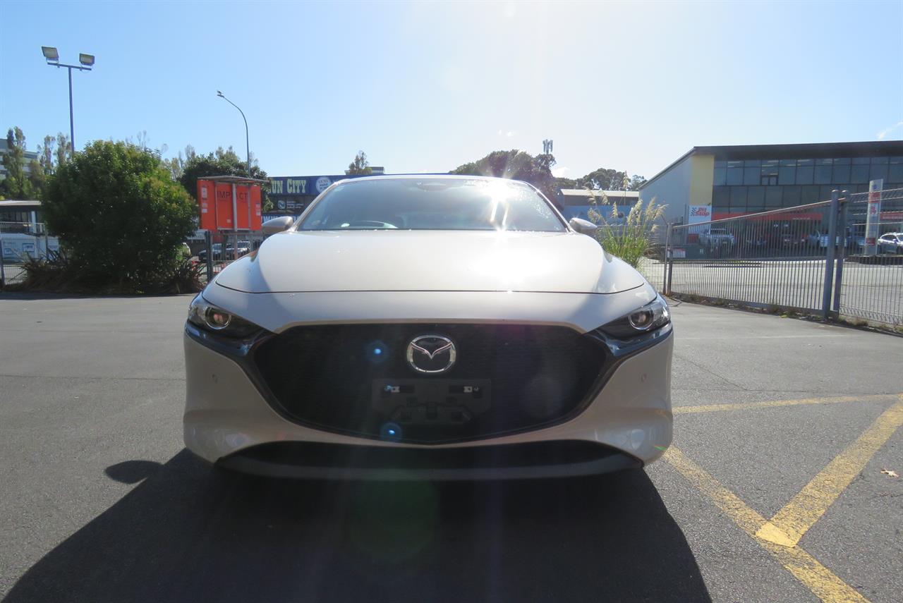 2023 Mazda 3 thumbnail