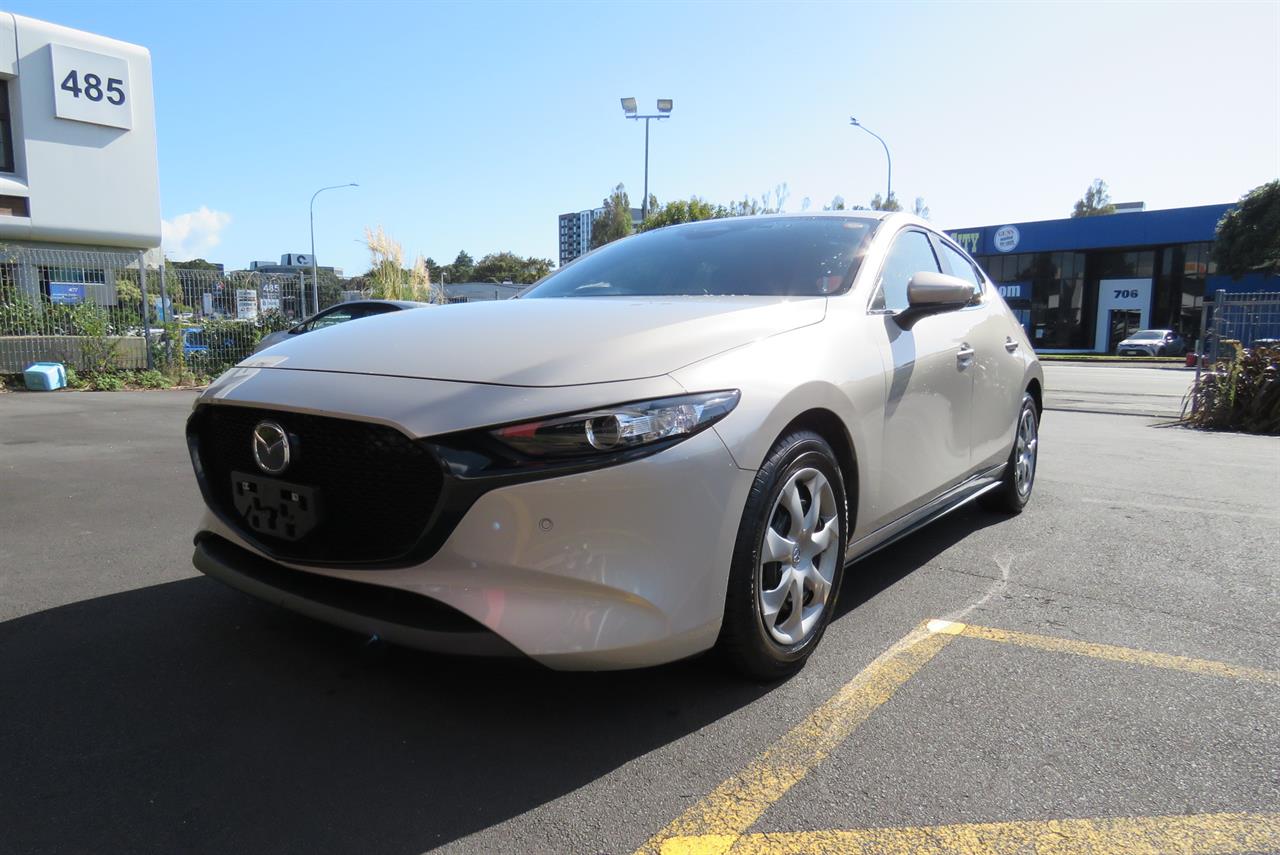 2023 Mazda 3 thumbnail