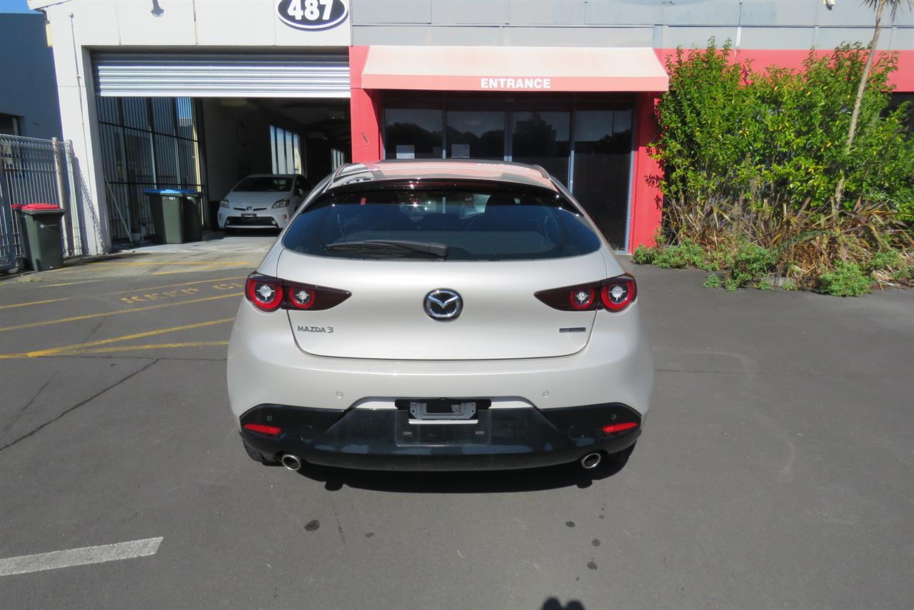 2023 Mazda 3 thumbnail