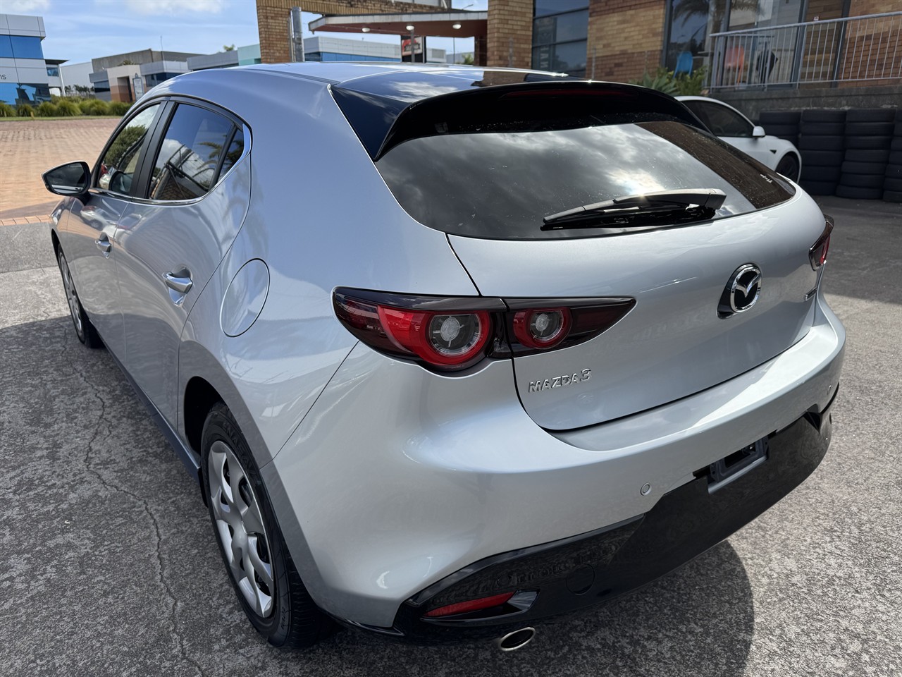 2023 Mazda 3 thumbnail