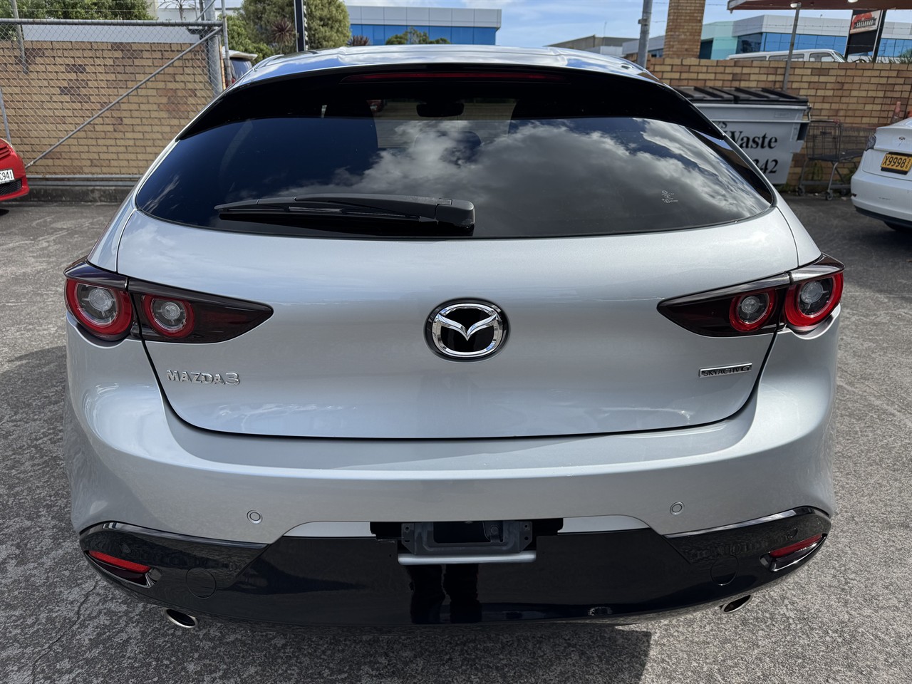 2023 Mazda 3 thumbnail