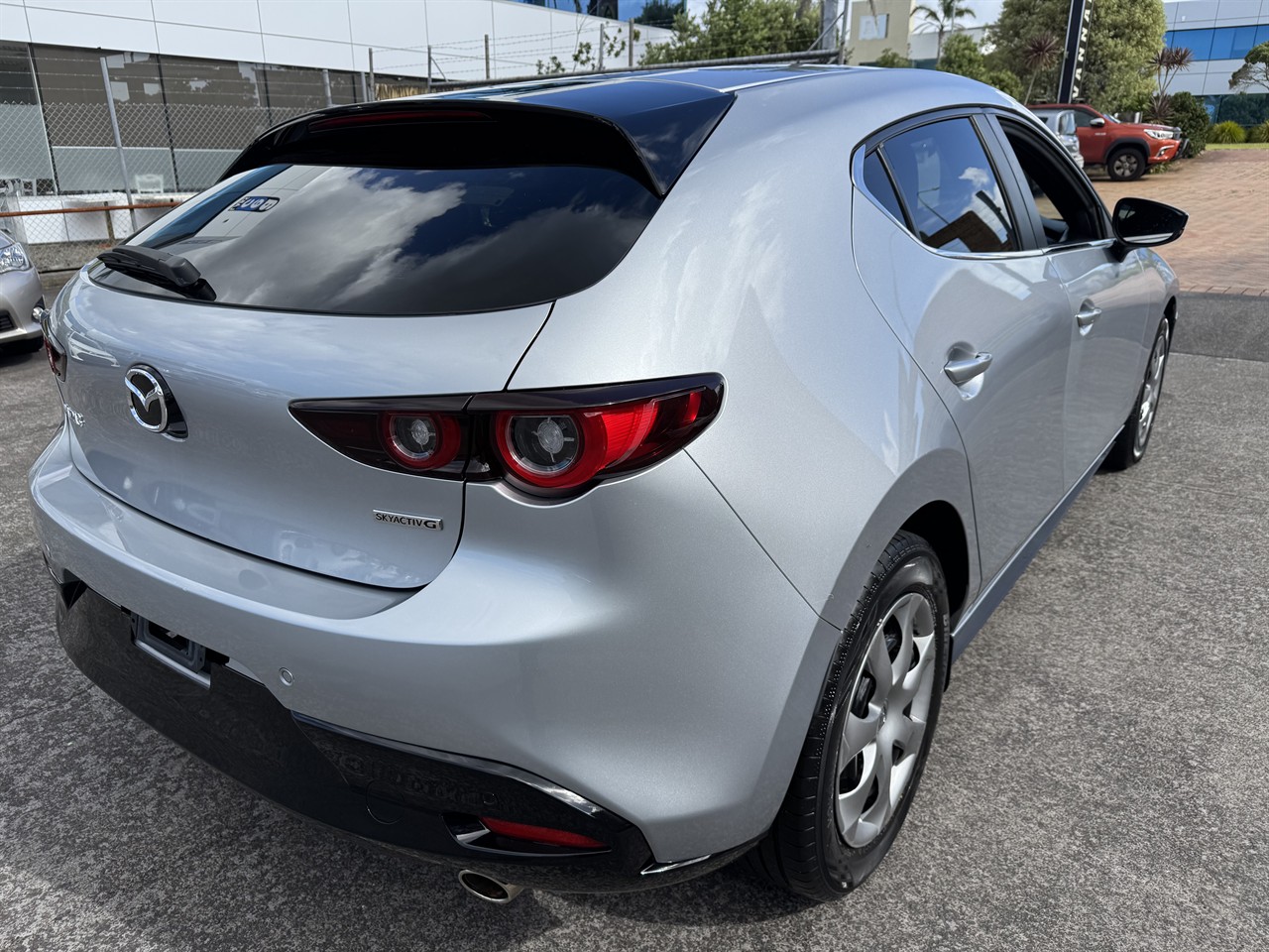 2023 Mazda 3 thumbnail