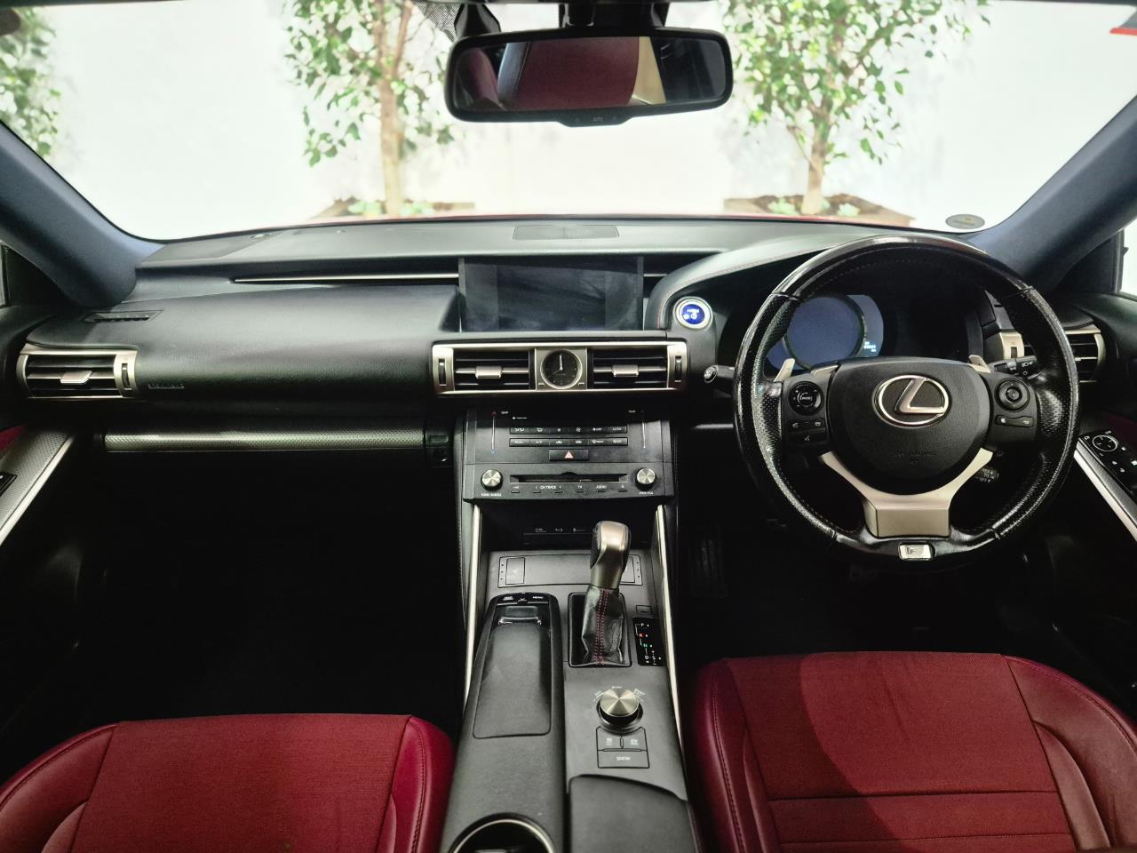 2016 Lexus IS thumbnail