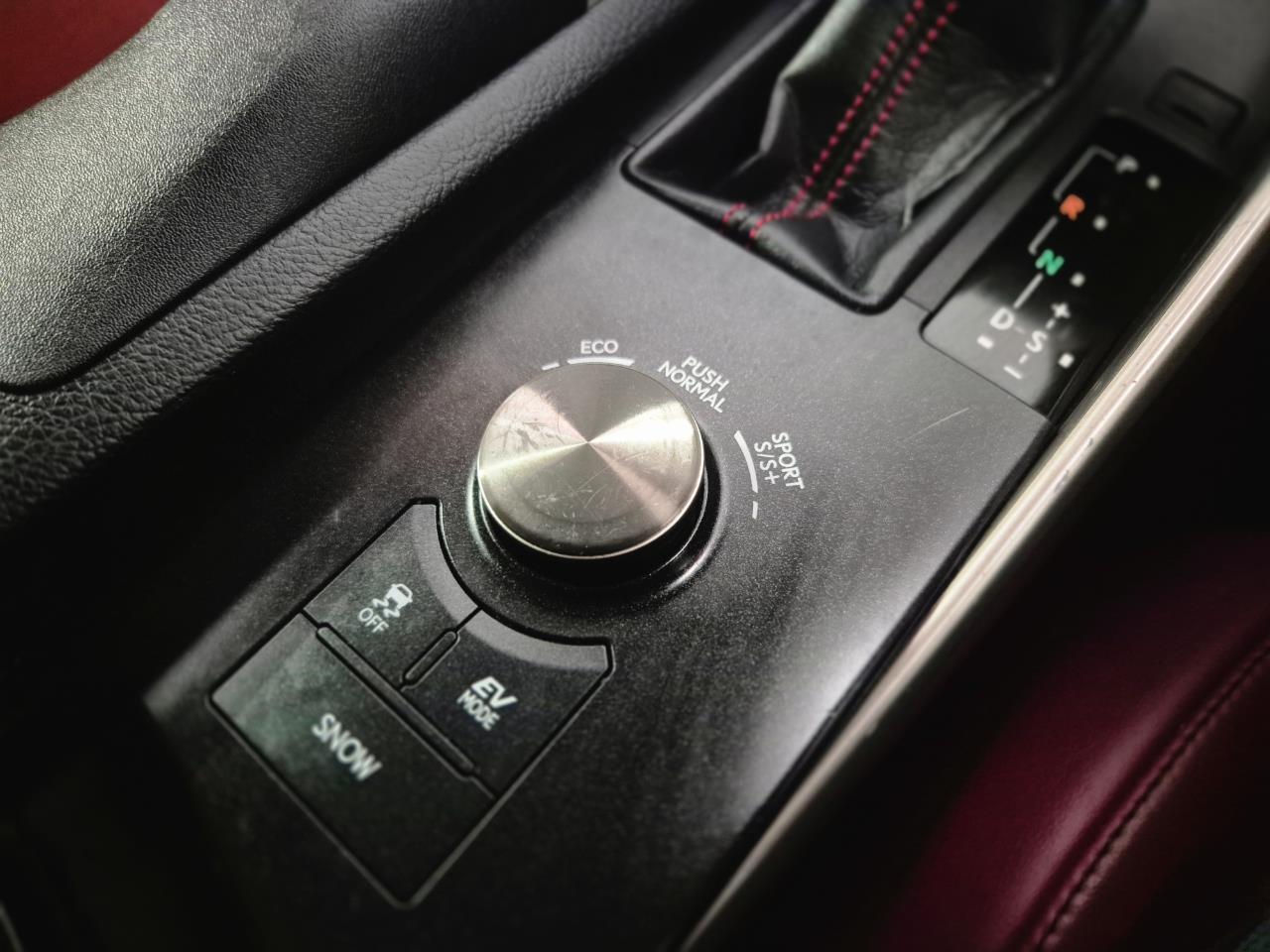 2016 Lexus IS thumbnail