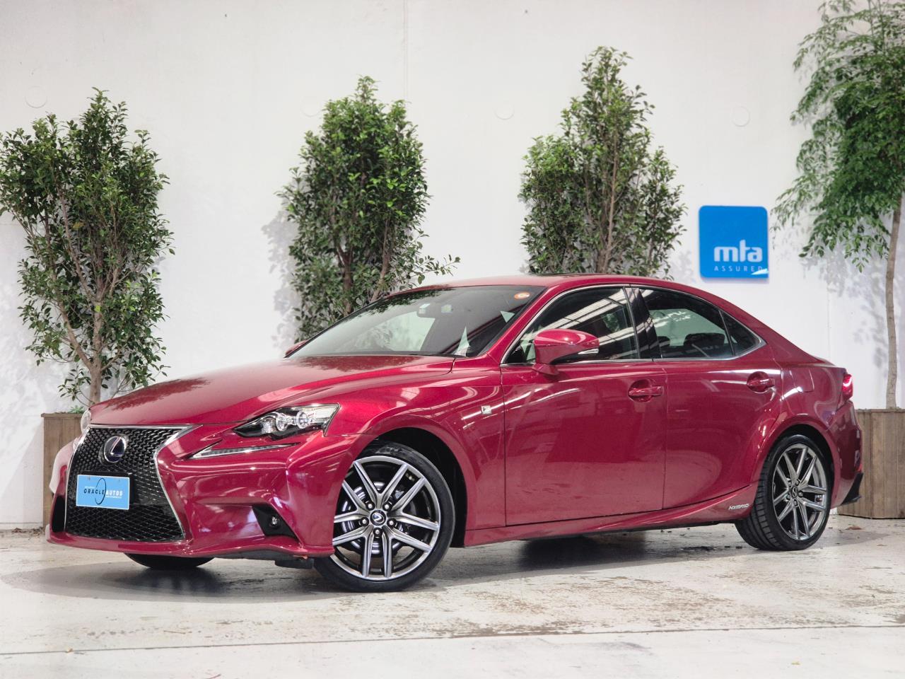 2016 Lexus IS thumbnail