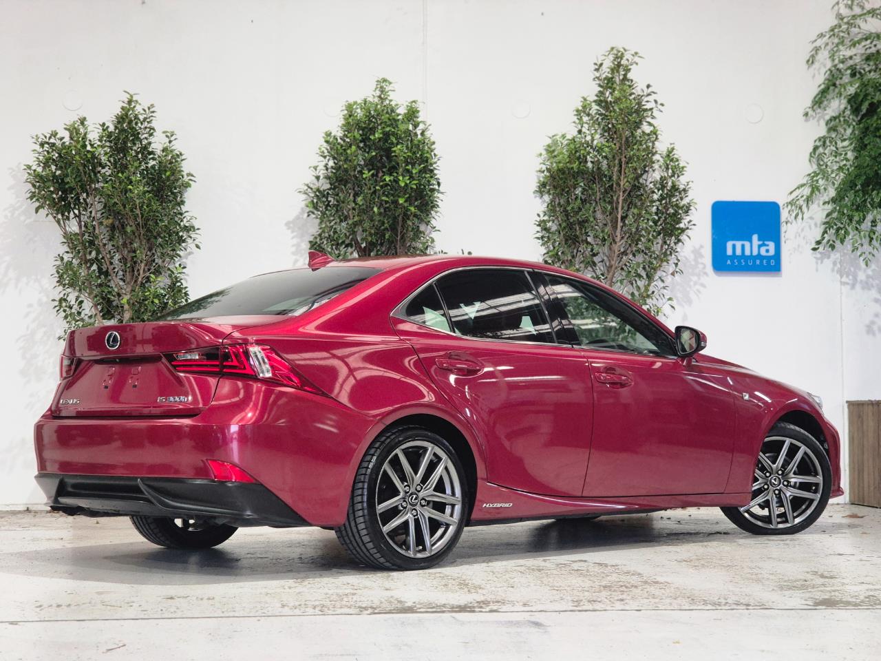 2016 Lexus IS thumbnail