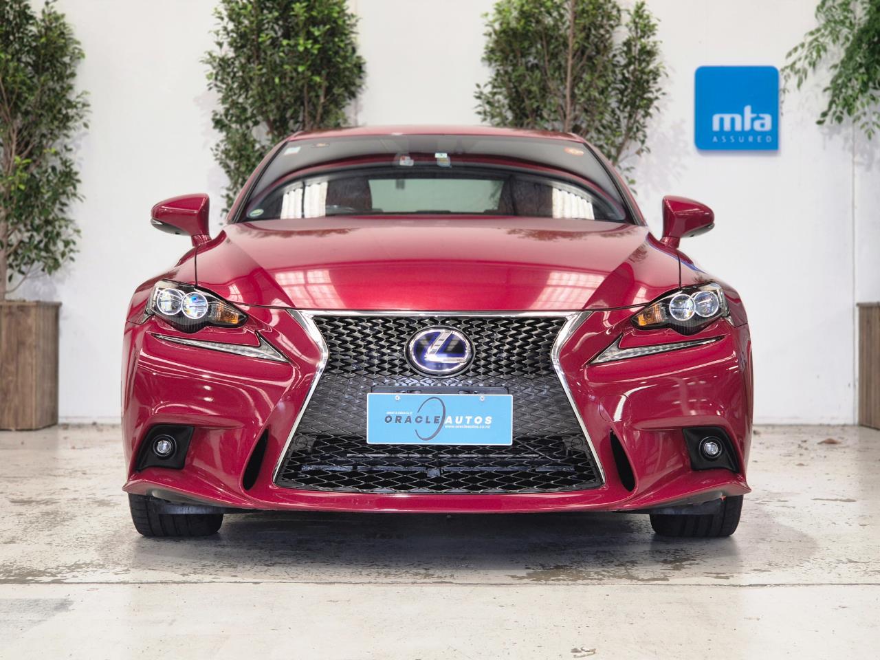 2016 Lexus IS thumbnail