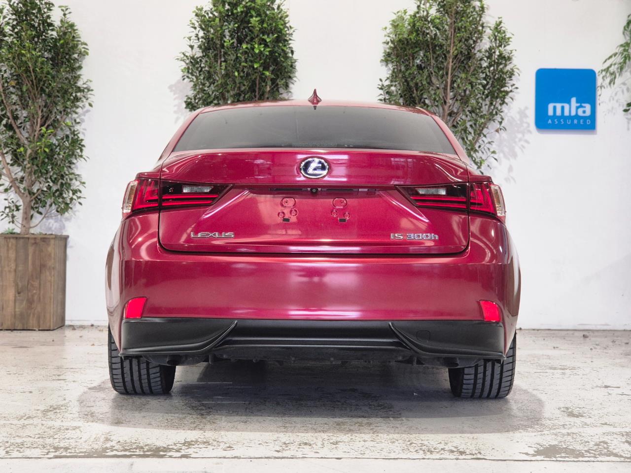 2016 Lexus IS thumbnail
