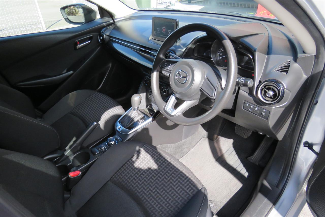 2018 Mazda Demio thumbnail