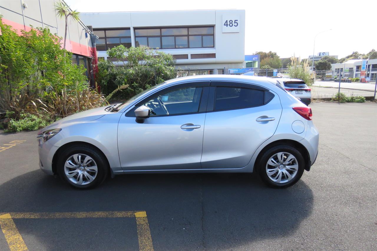 2018 Mazda Demio thumbnail