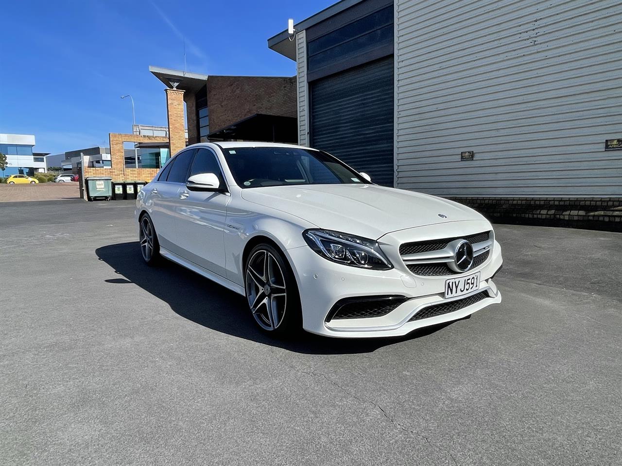 2016 Mercedes-Benz C thumbnail