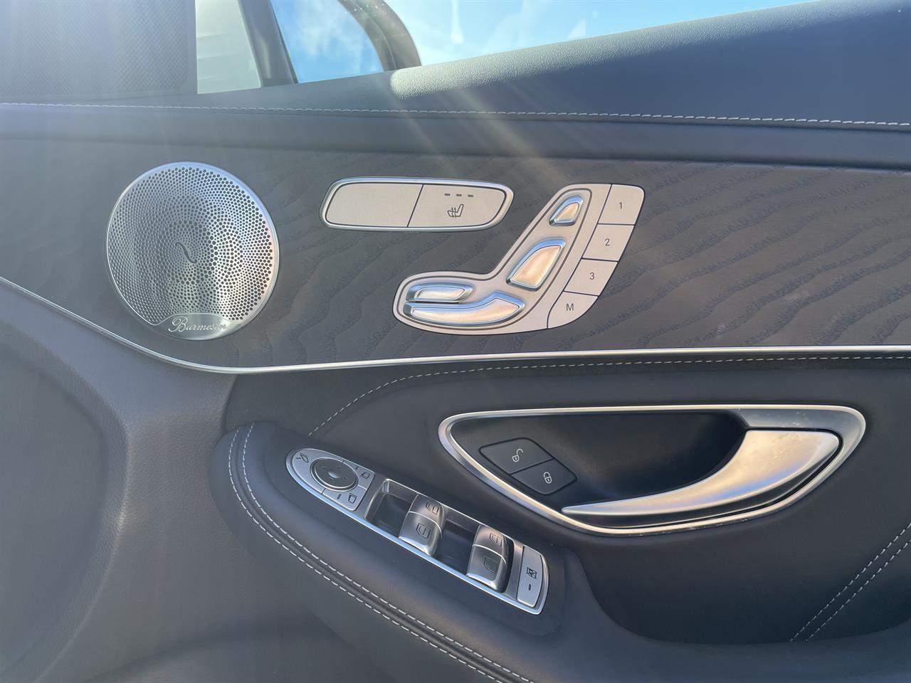 2016 Mercedes-Benz C thumbnail