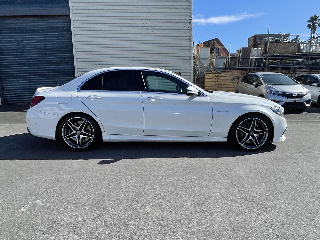 2016 Mercedes-Benz C thumbnail