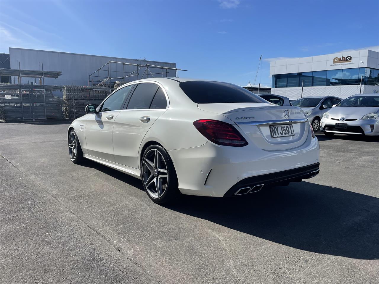 2016 Mercedes-Benz C thumbnail