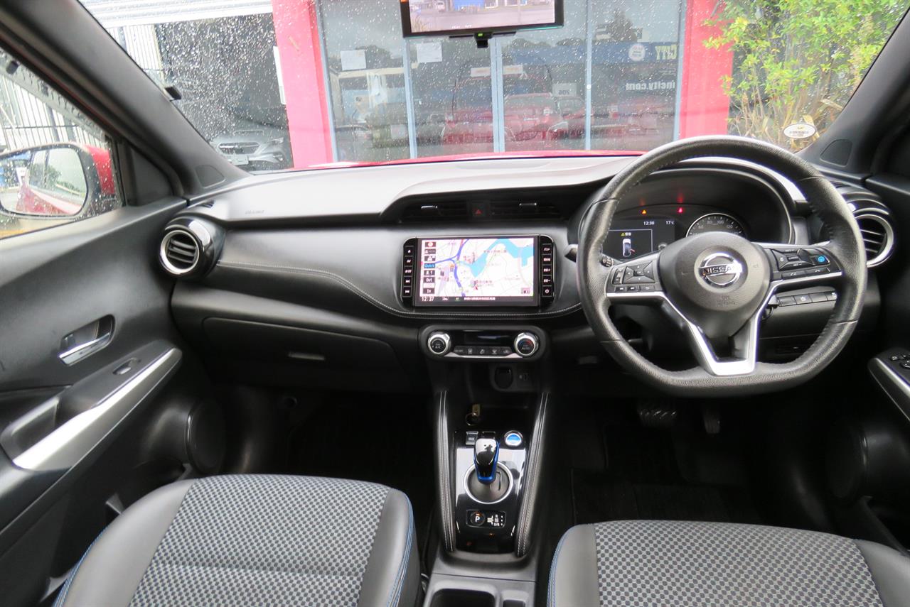 2021 Nissan Kicks thumbnail