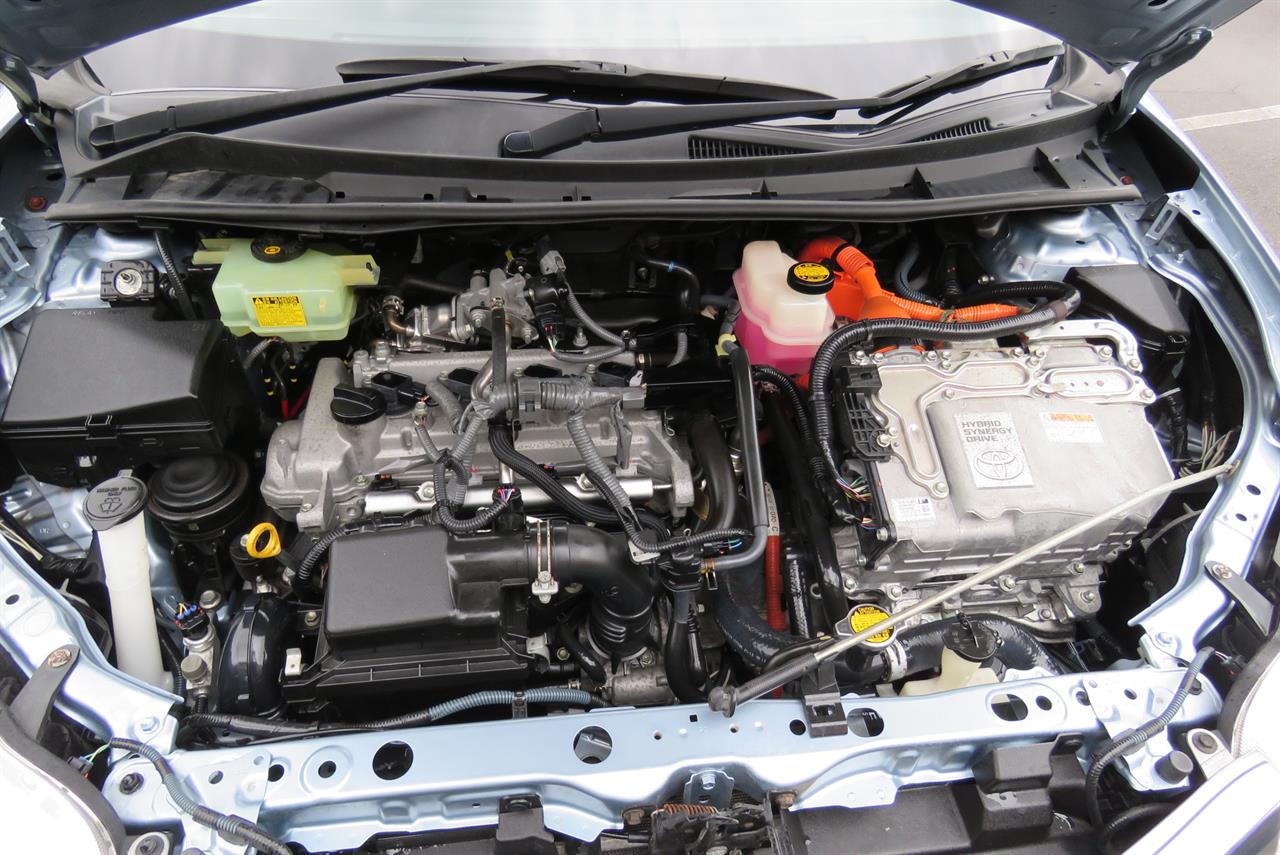 2013 Toyota Corolla thumbnail