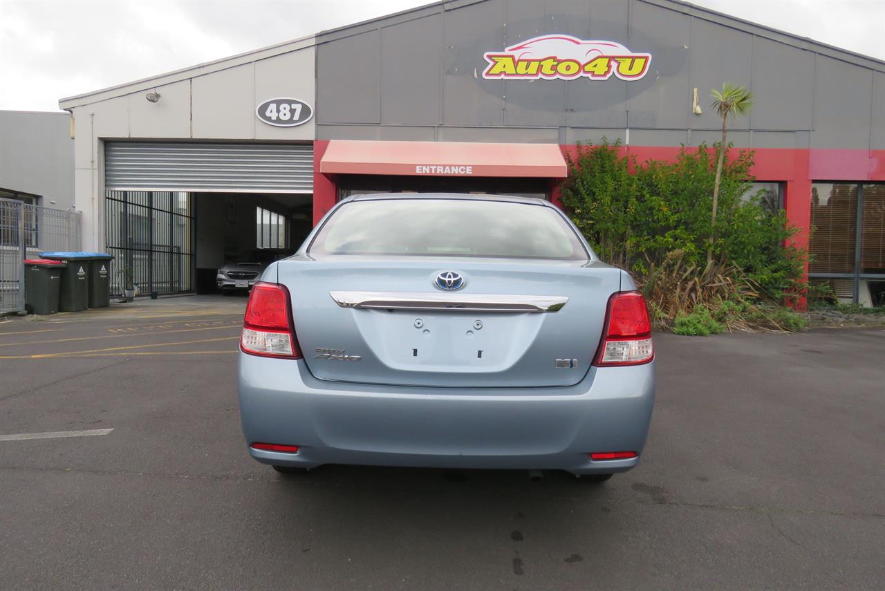 2013 Toyota Corolla thumbnail