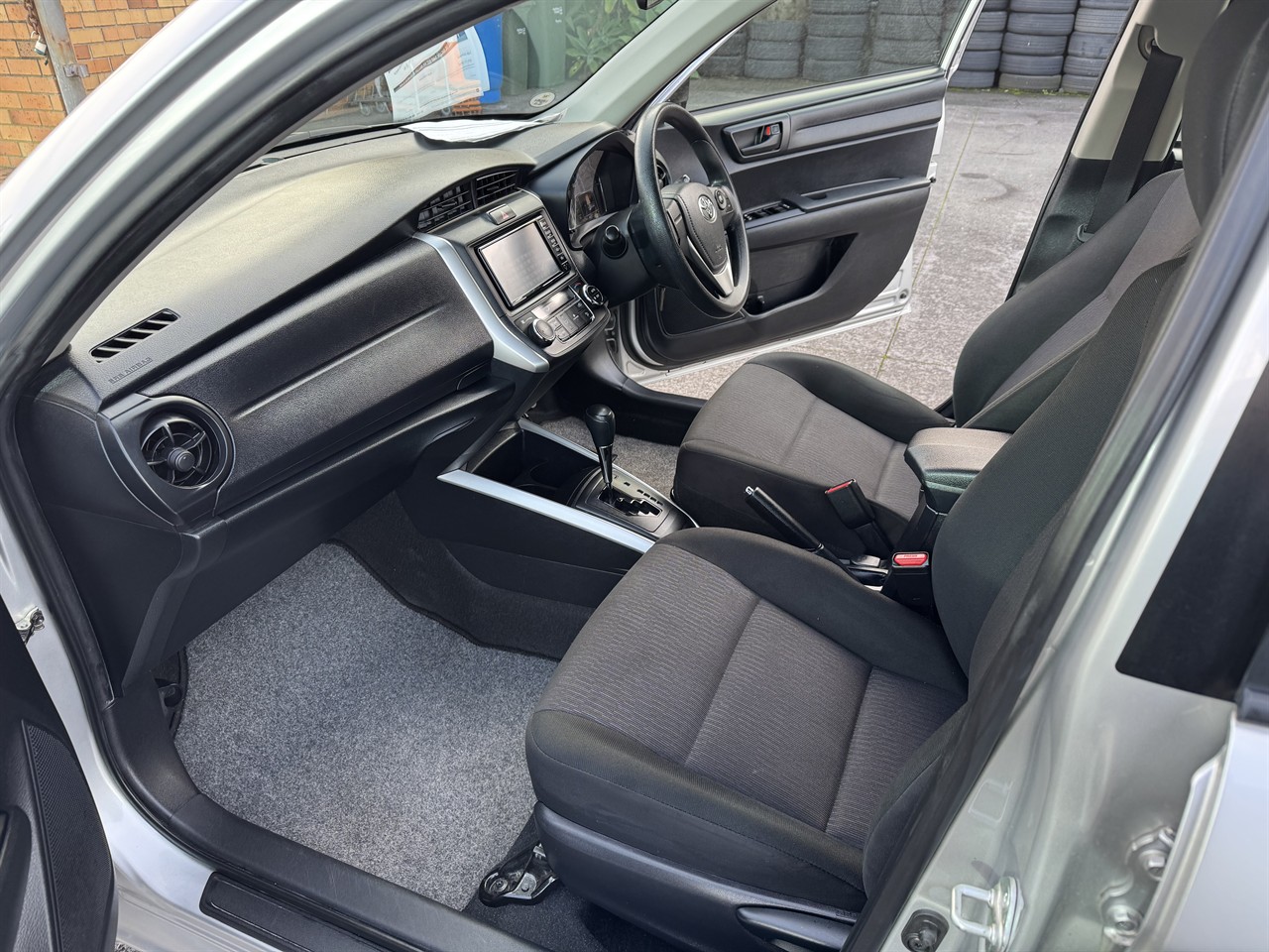 2018 Toyota Corolla thumbnail