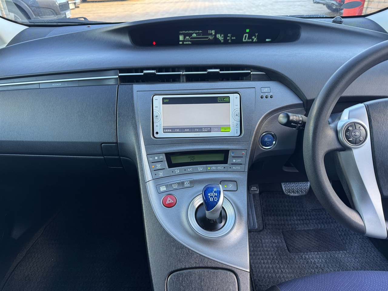 2013 Toyota Prius thumbnail