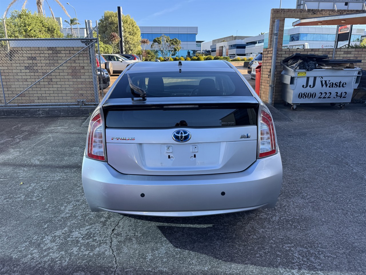 2013 Toyota Prius thumbnail