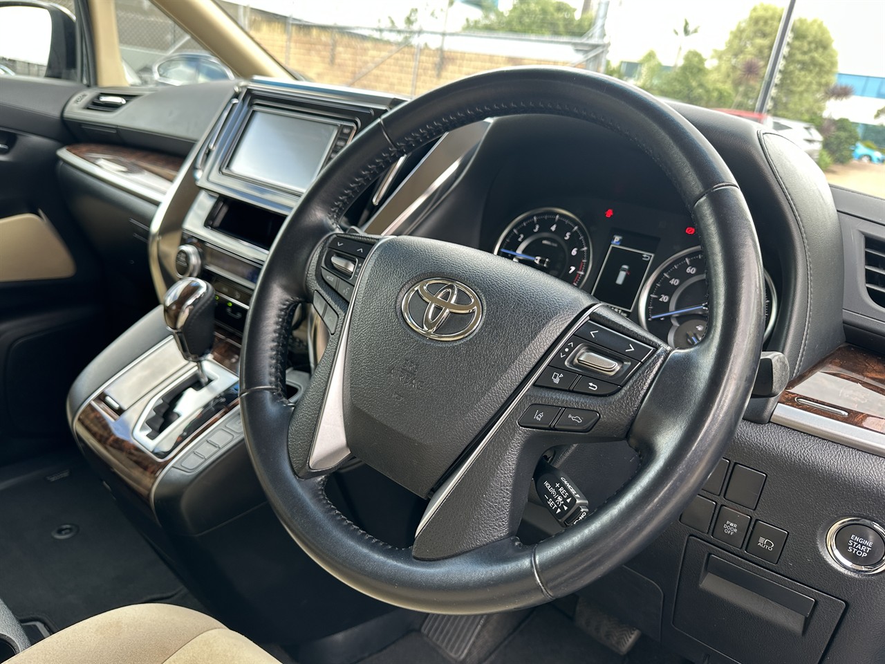 2019 Toyota Vellfire thumbnail
