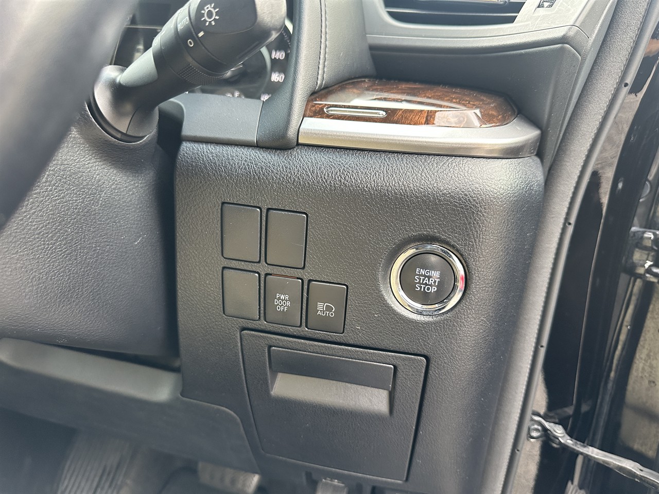2019 Toyota Vellfire thumbnail