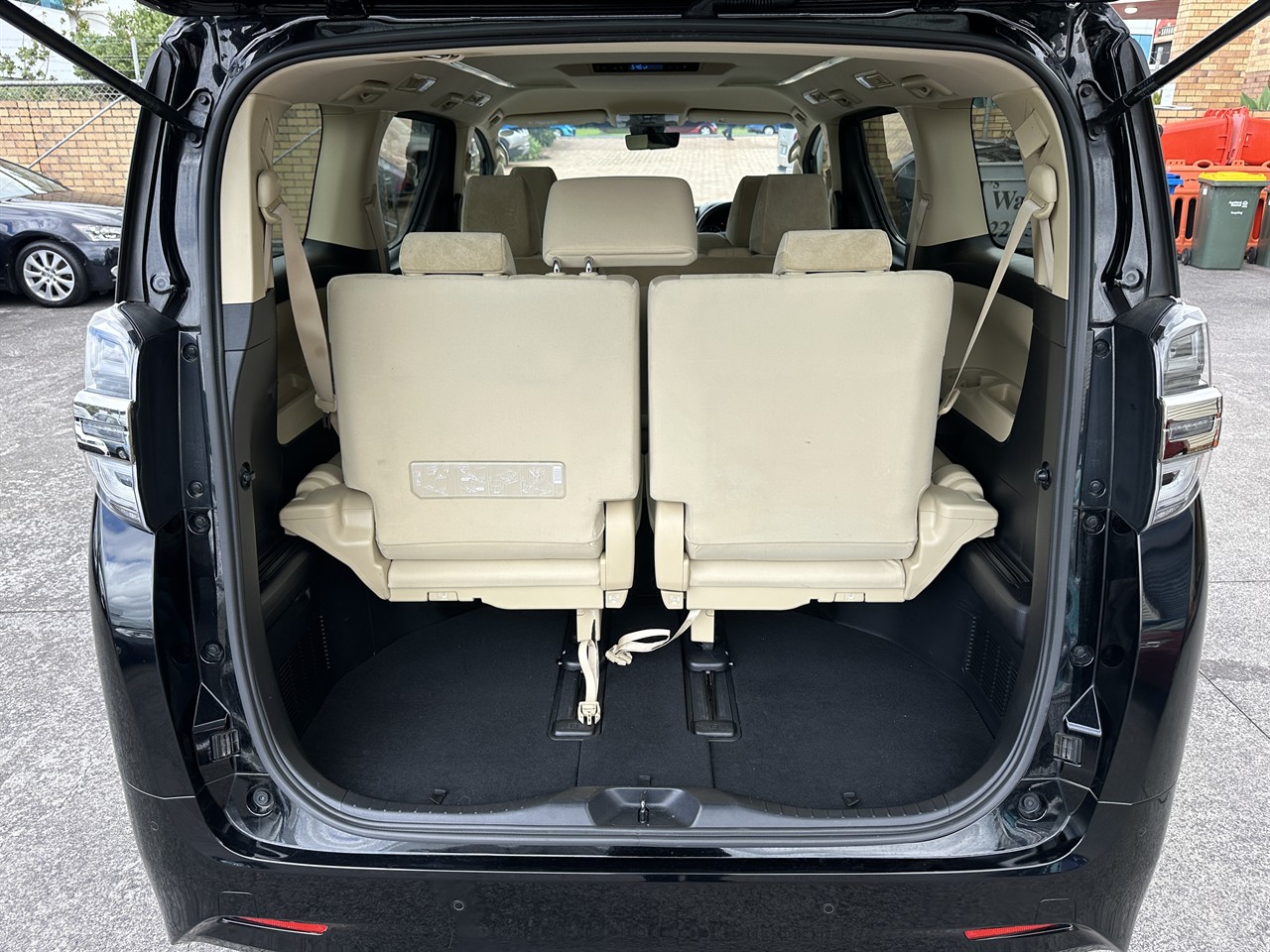 2019 Toyota Vellfire thumbnail
