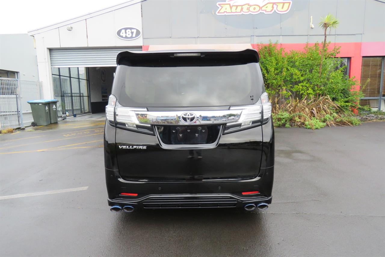 2017 Toyota Vellfire thumbnail