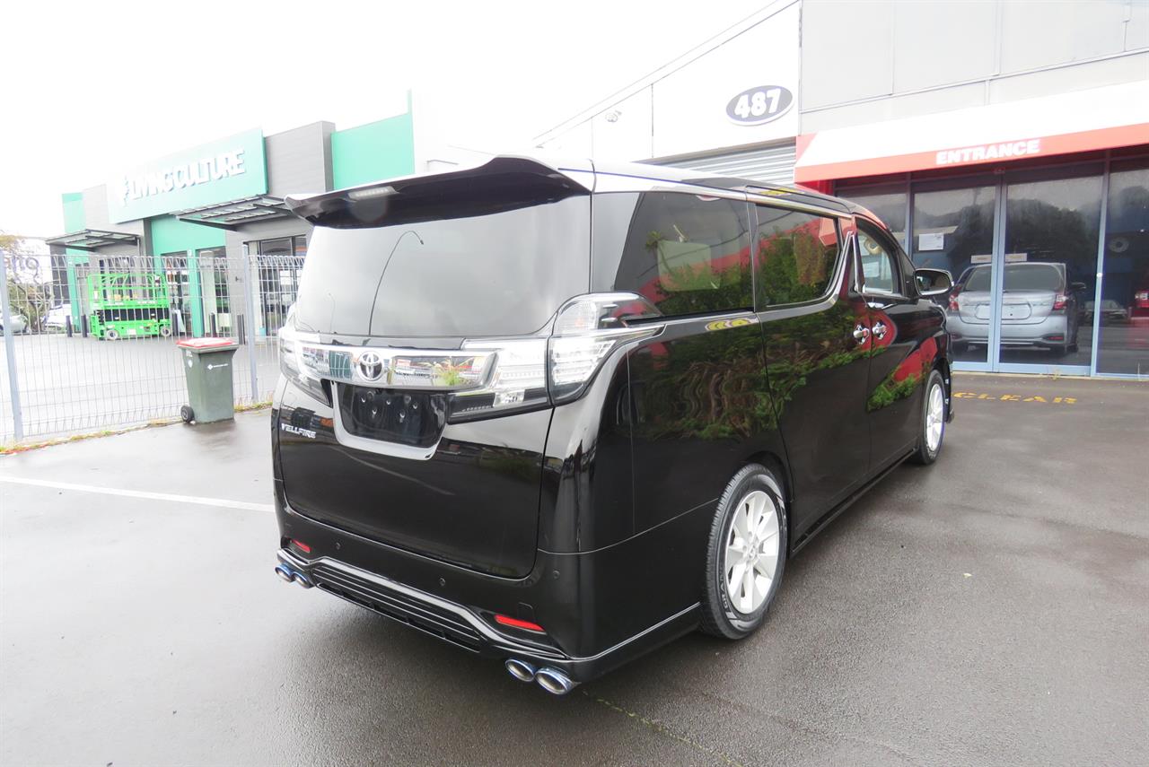 2017 Toyota Vellfire thumbnail
