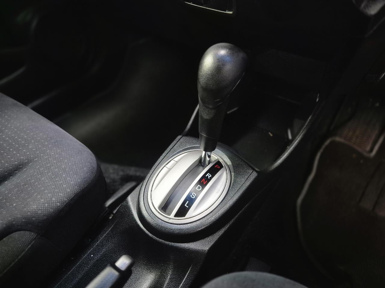 2010 Honda Fit thumbnail