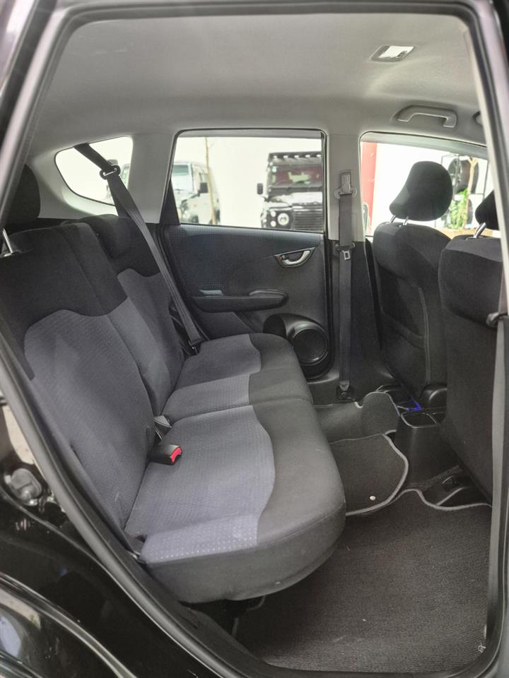 2010 Honda Fit thumbnail