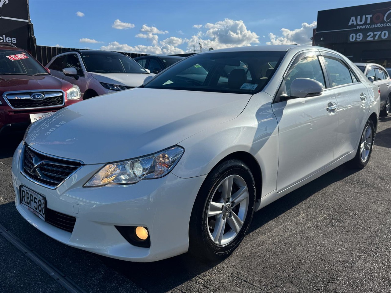 2012 Toyota Mark-X thumbnail