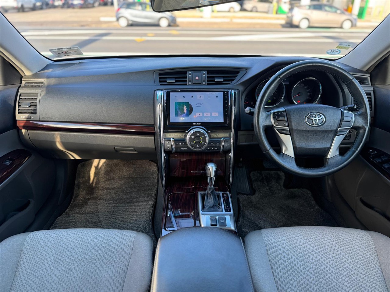 2012 Toyota Mark-X thumbnail