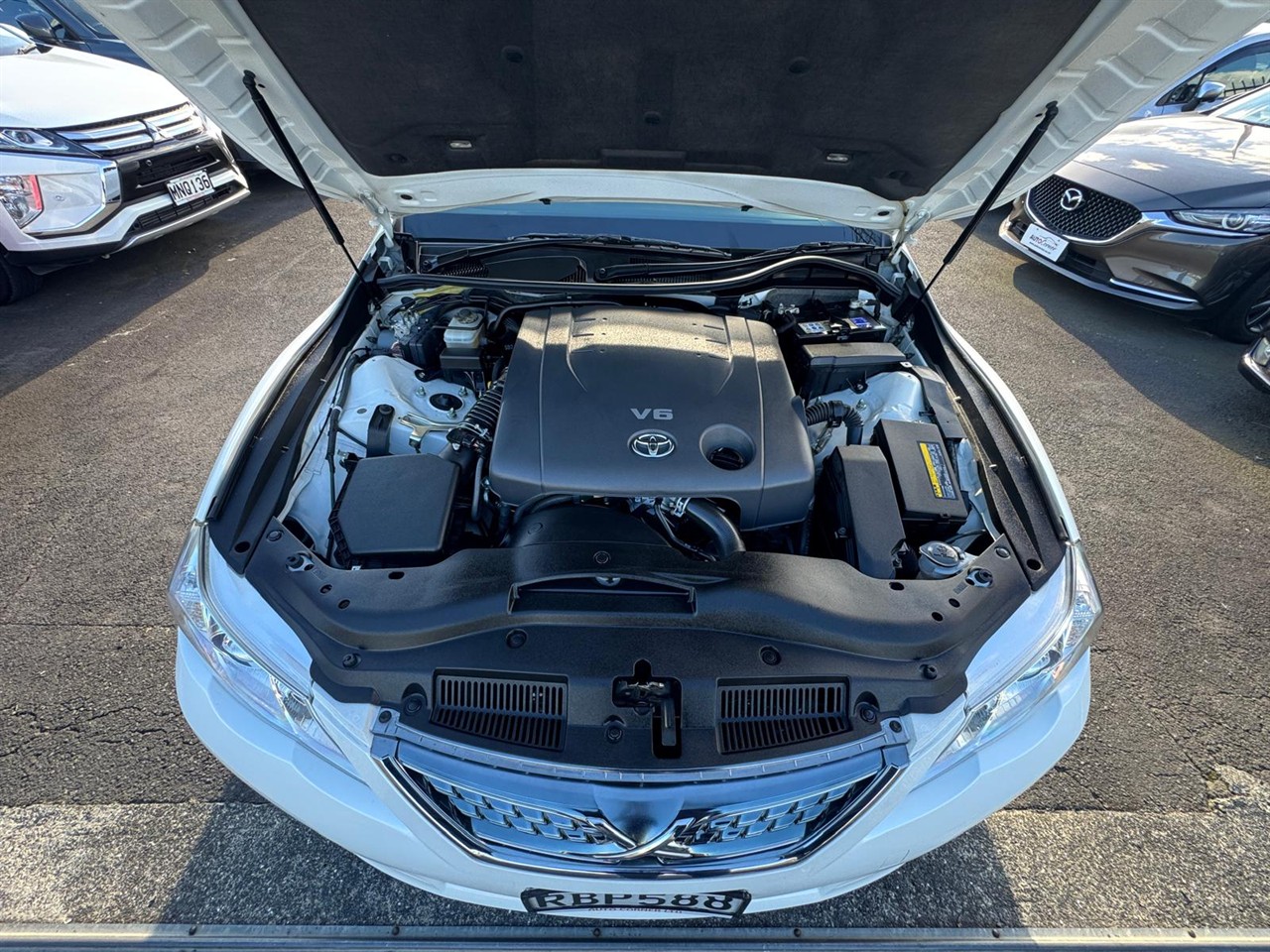 2012 Toyota Mark-X thumbnail