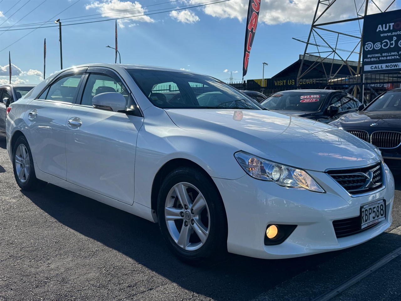 2012 Toyota Mark-X thumbnail