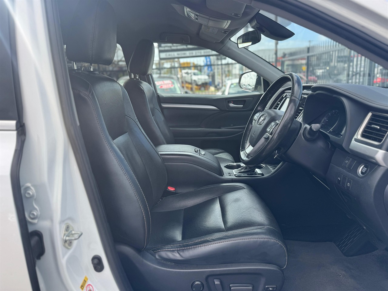 2019 Toyota Highlander thumbnail
