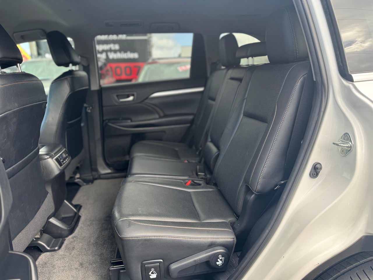 2019 Toyota Highlander thumbnail