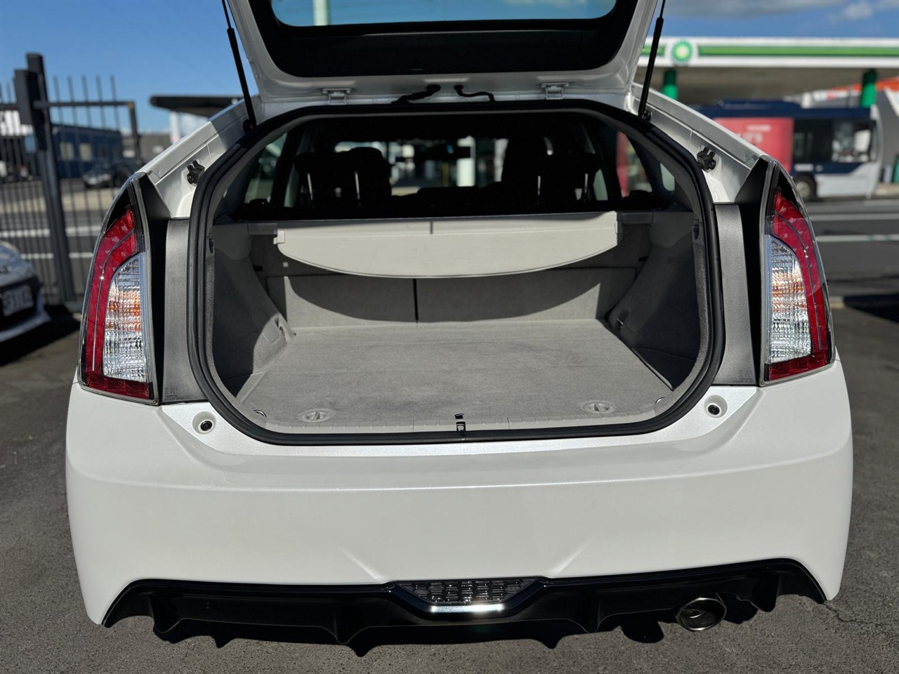 2013 Toyota Prius thumbnail