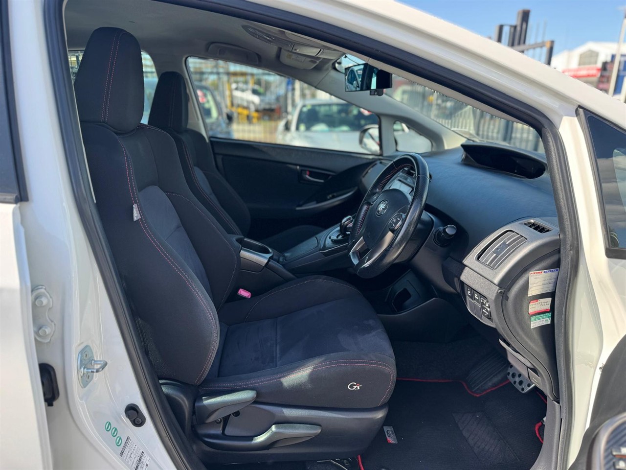 2013 Toyota Prius thumbnail
