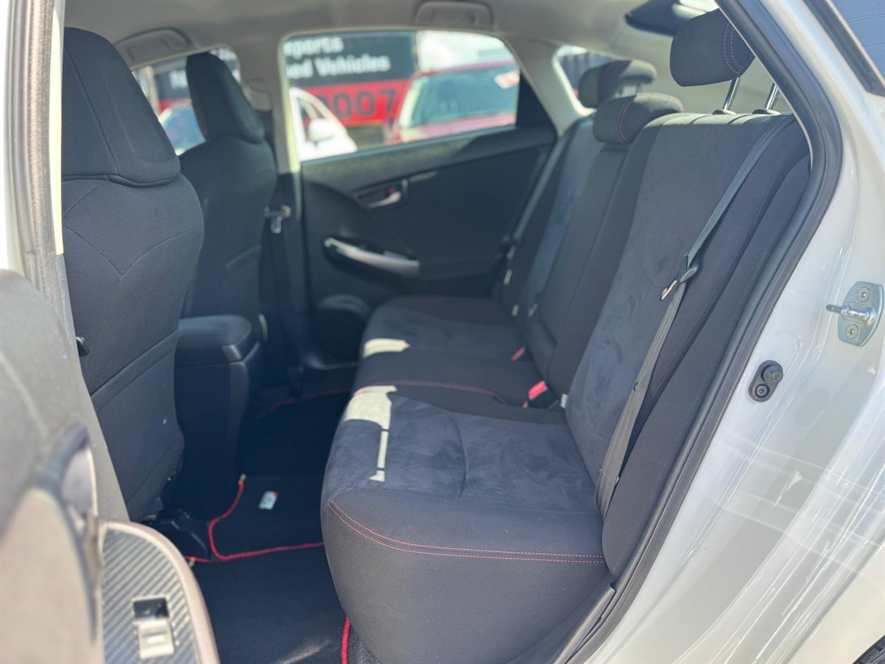 2013 Toyota Prius thumbnail