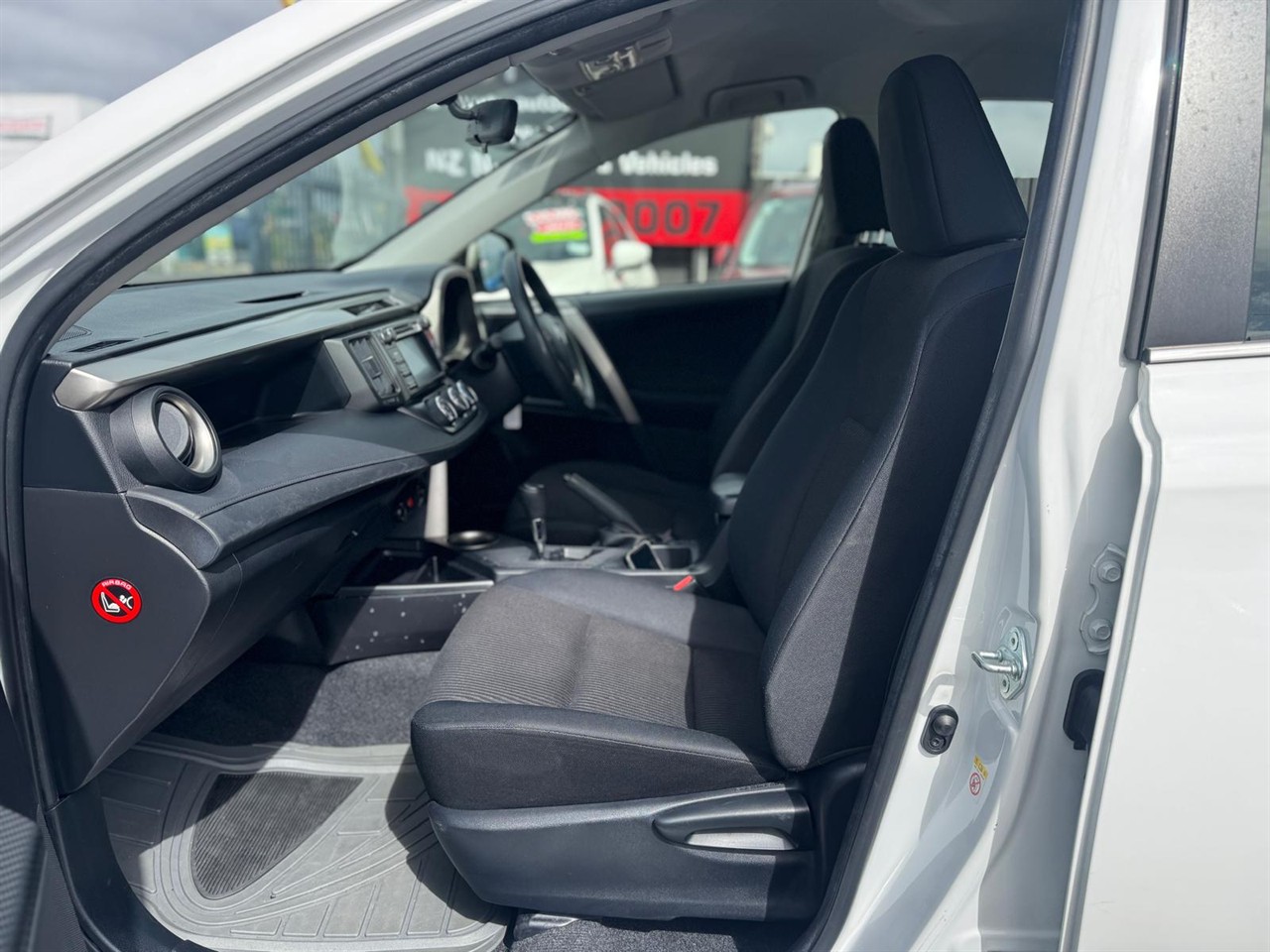 2014 Toyota RAV4 thumbnail