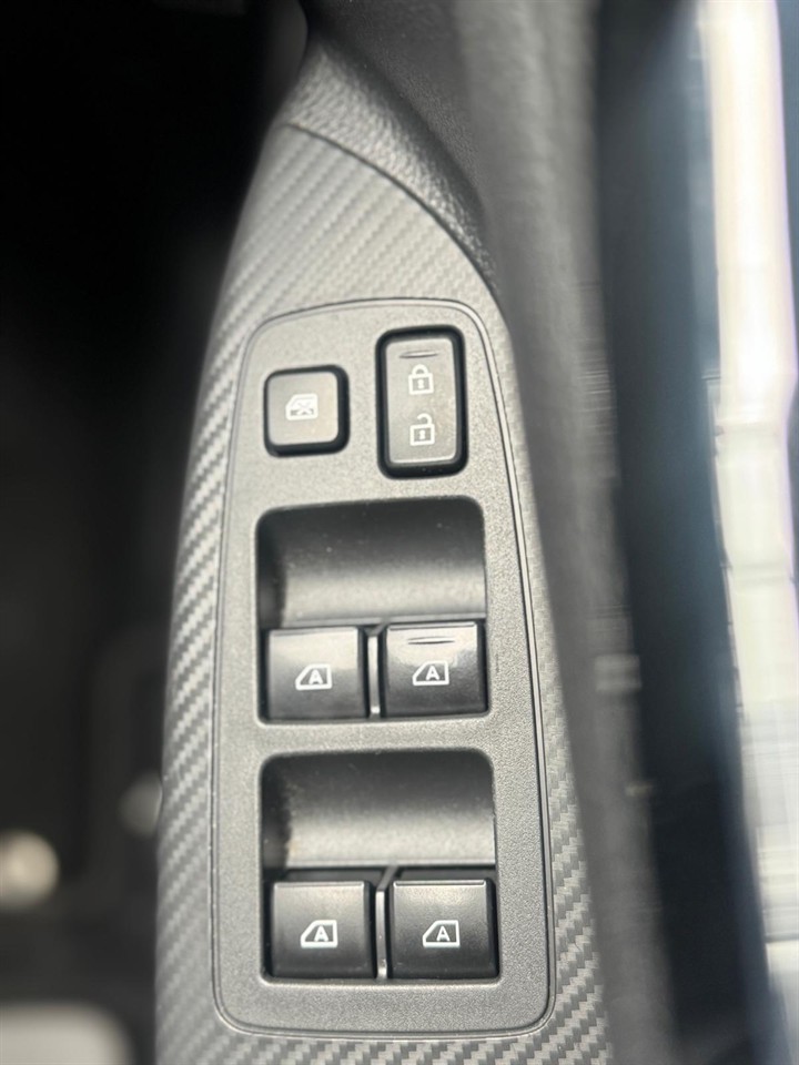 2019 Mitsubishi Eclipse thumbnail