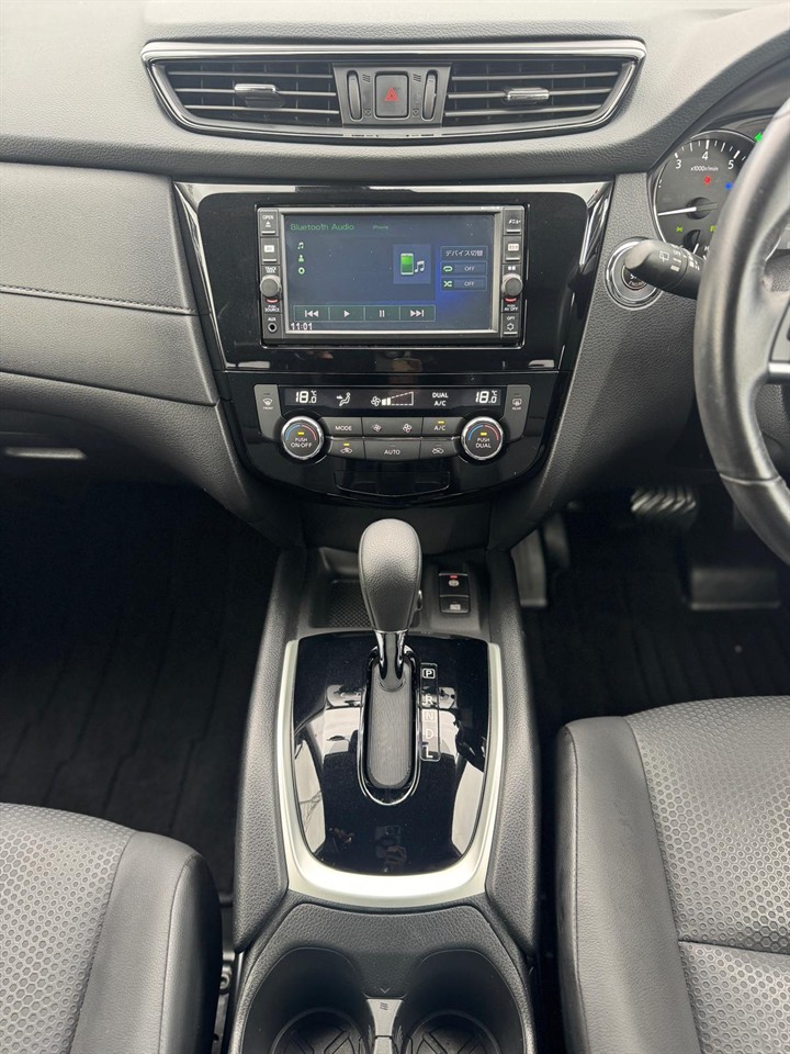 2017 Nissan X-Trail thumbnail