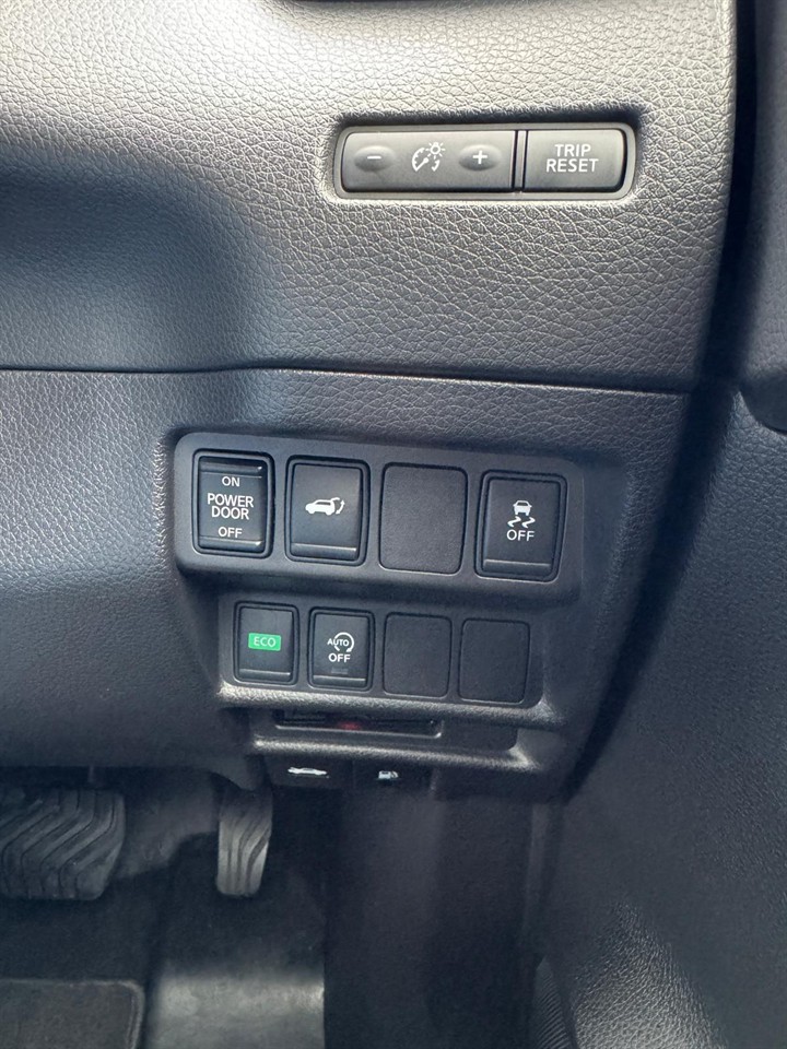 2017 Nissan X-Trail thumbnail