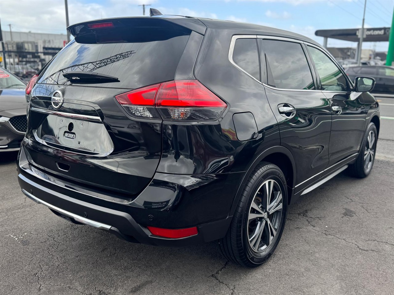 2017 Nissan X-Trail thumbnail