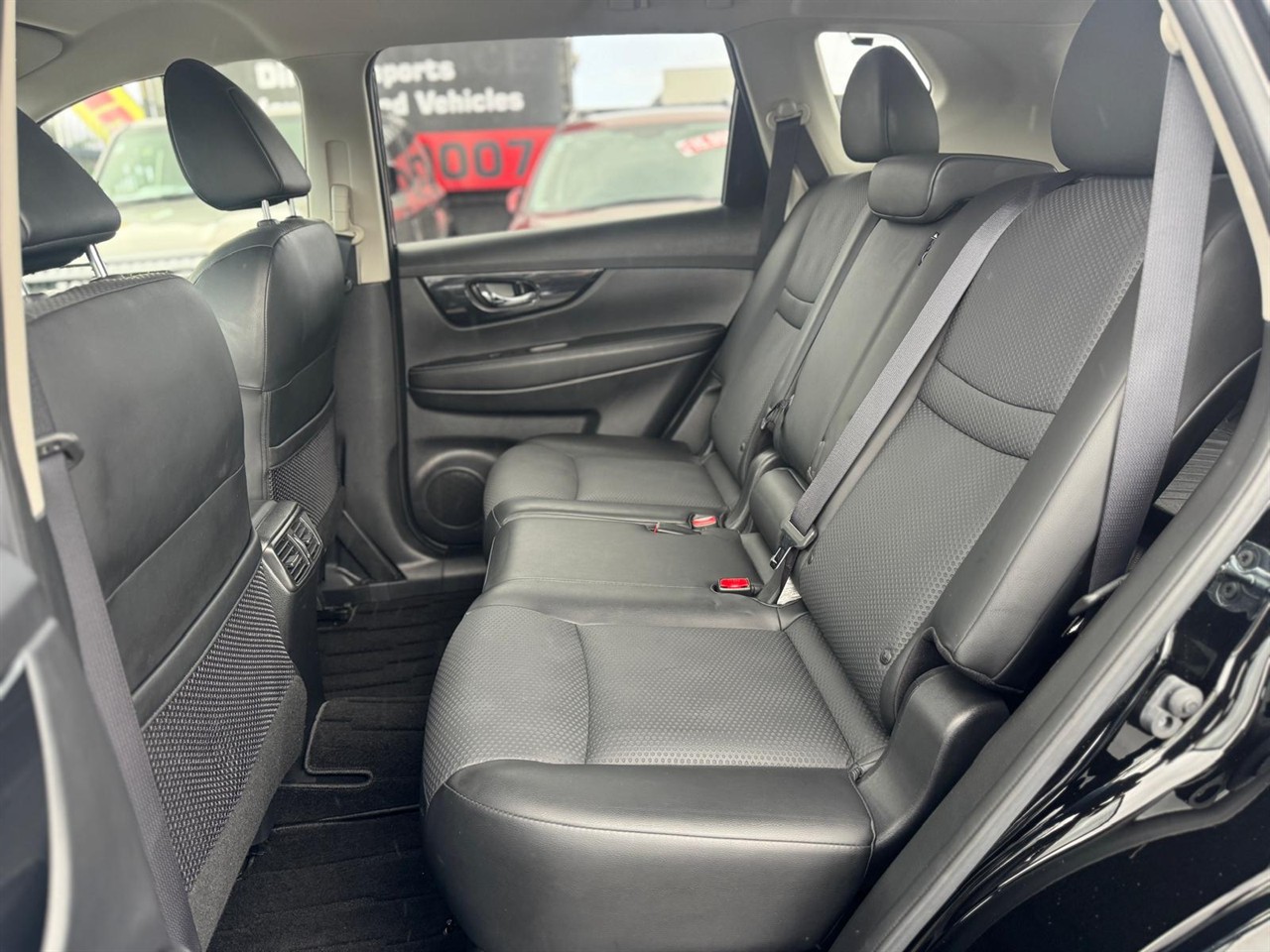2017 Nissan X-Trail thumbnail