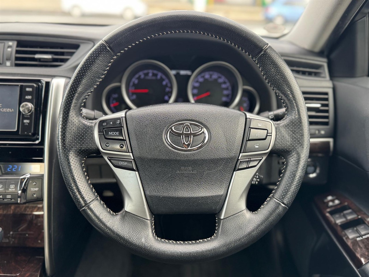 2017 Toyota MARKX thumbnail