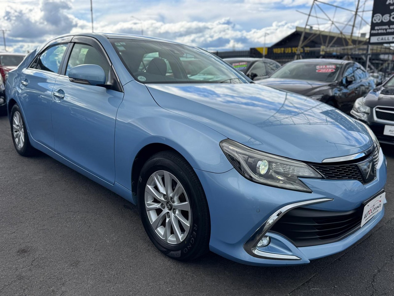 2017 Toyota MARKX thumbnail