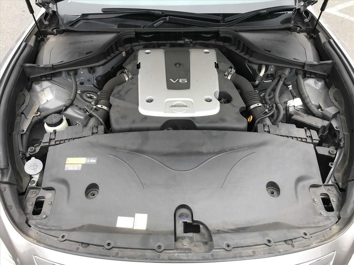 2014 Nissan FUGA thumbnail