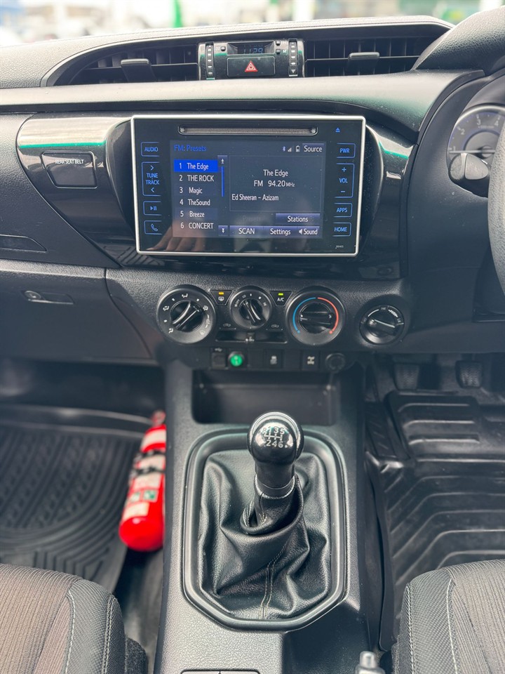 2018 Toyota Hilux thumbnail